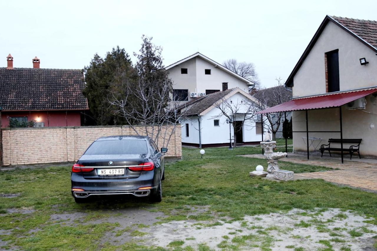 Hotel Vila Vasilije Novi Knezevac Exterior foto